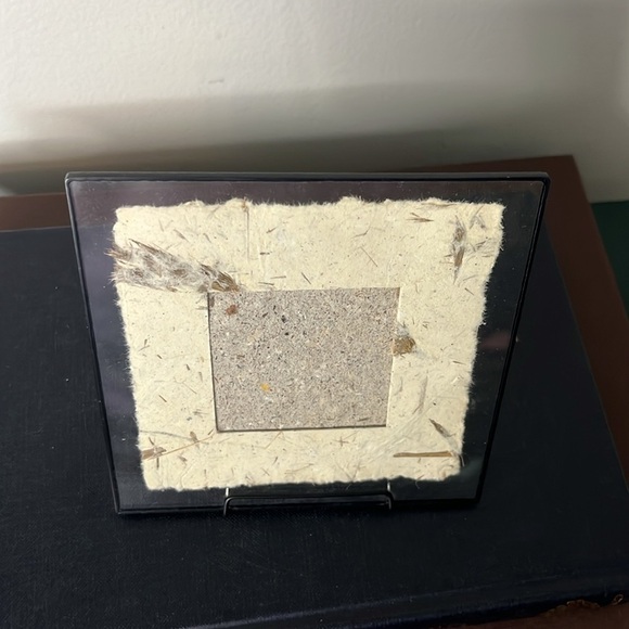 Handmade Natural fiber Paper Table Top Photo Frame Glass & Black Metal Border - Picture 4 of 8